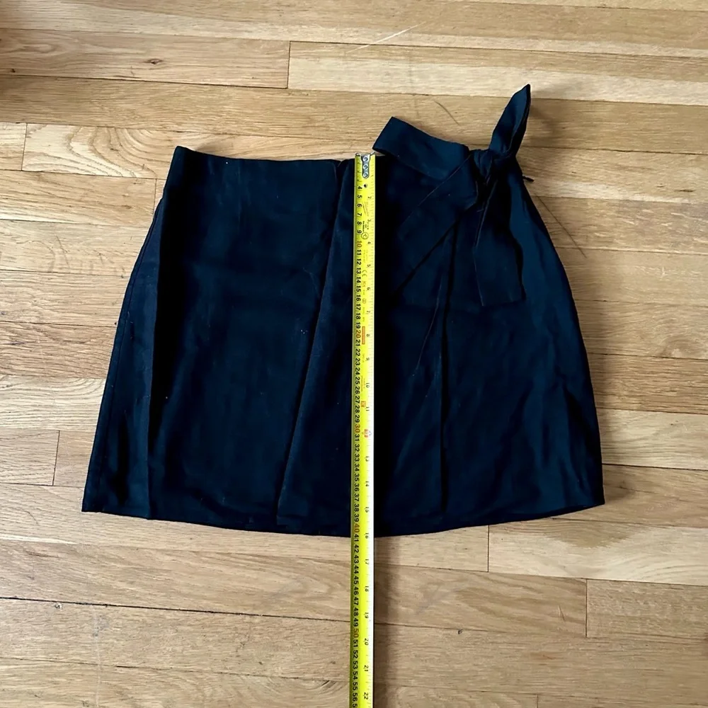 ✨ Forever 21 Black Wrap Mini Skirt Women Size L‎ Casual Chic NWOT ✨ - Picture 7 of 7